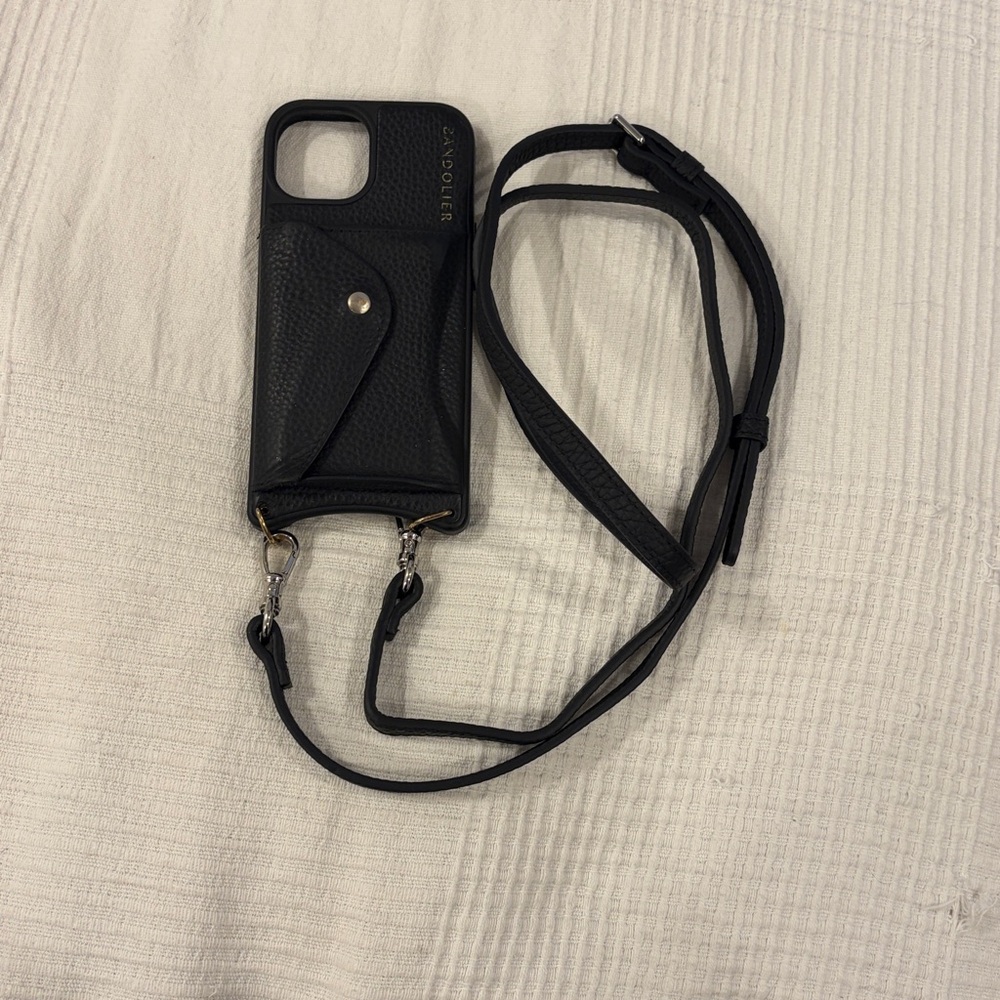 Bandolier iPhone 15